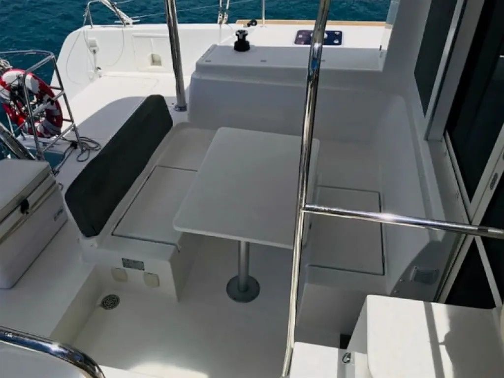 Lagoon 39 | Willow Dew