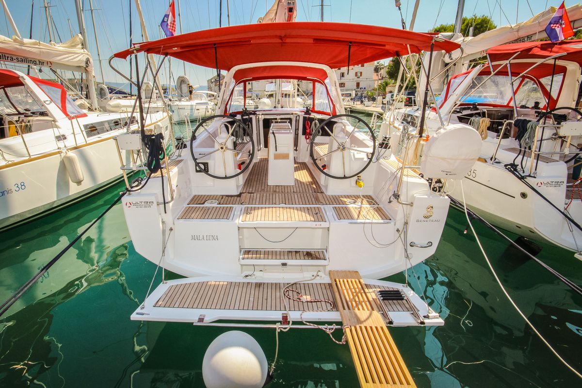 Beneteau Oceanis 35 | Mala Luna