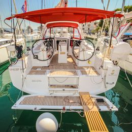 Beneteau Oceanis 35 | Mala Luna