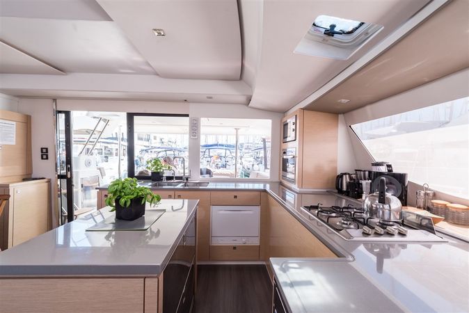 Fountaine Pajot Saba 50 | Sunshine Reggae