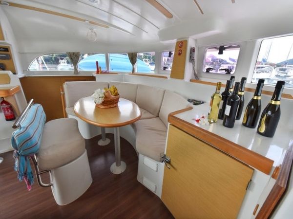 Lagoon 380 S2 | Magikal