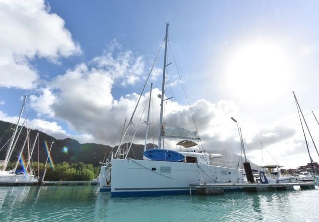 Lagoon 450 | Muzikal