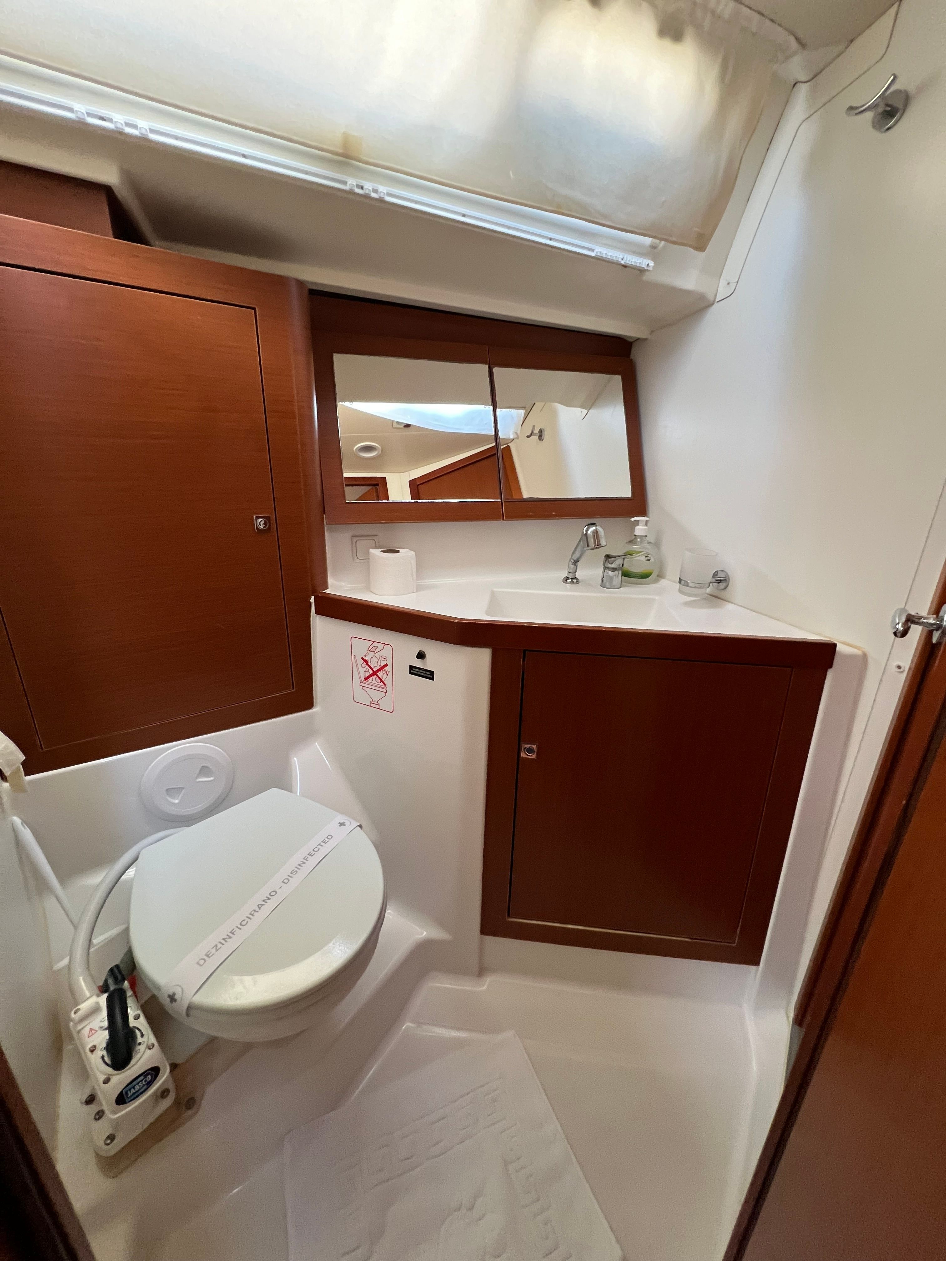 Beneteau Oceanis 45 | Neška 2