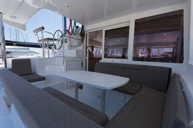 Lagoon 400 S2 | Sunshine