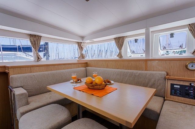 Lagoon 400 S2 | Sunshine