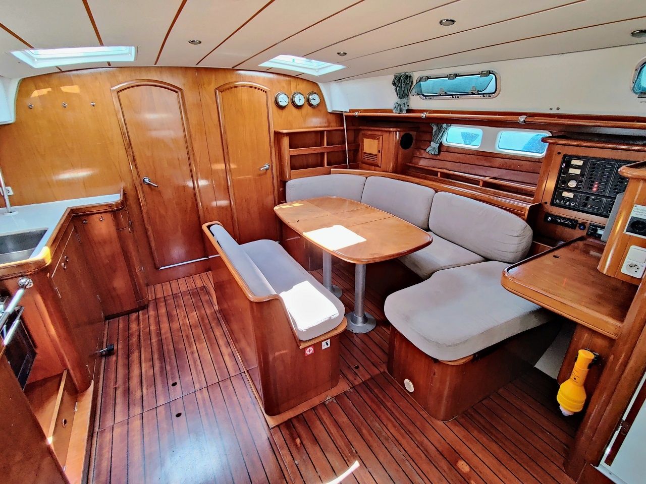 Beneteau Oceanis 461 | Rose Runner