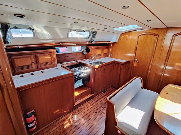 Beneteau Oceanis 461 | Rose Runner