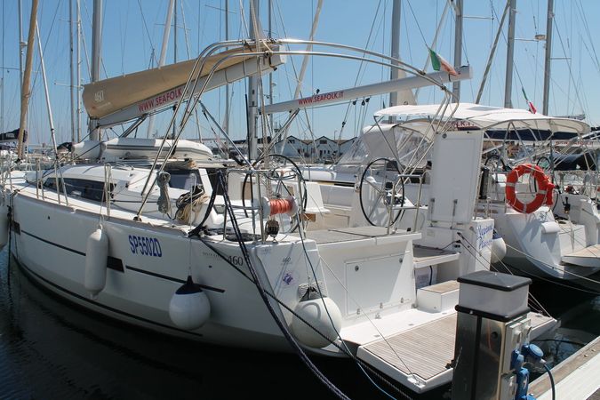 Dufour 460 GL | Neptune Planet