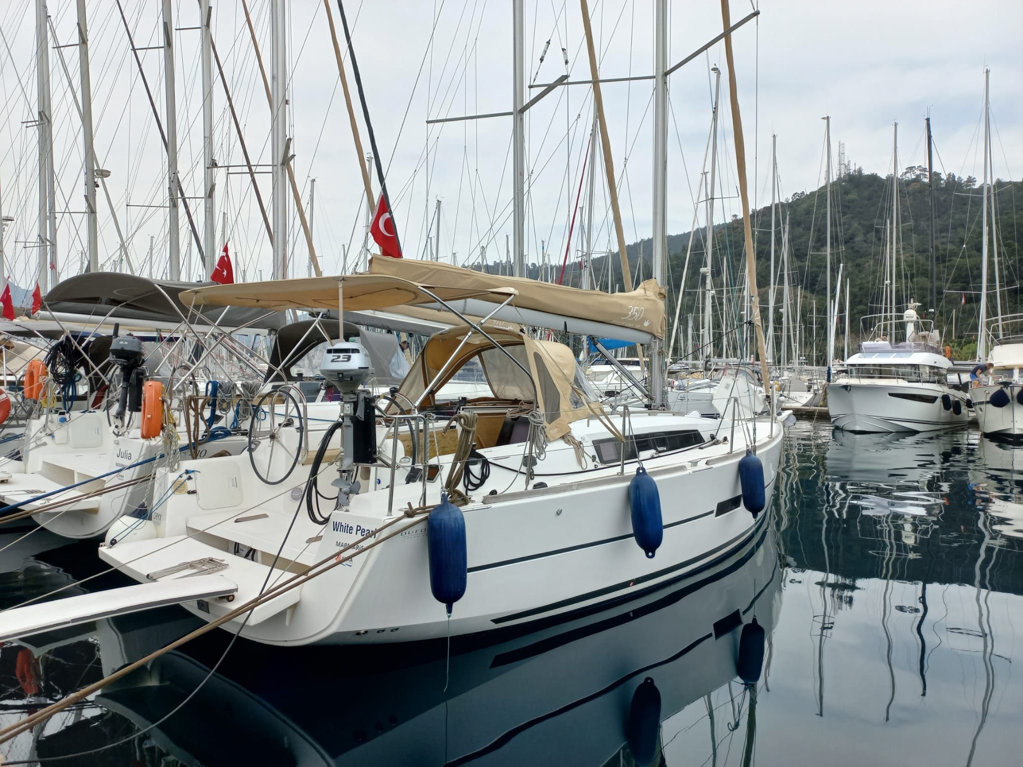 Dufour 350 | White Pearl