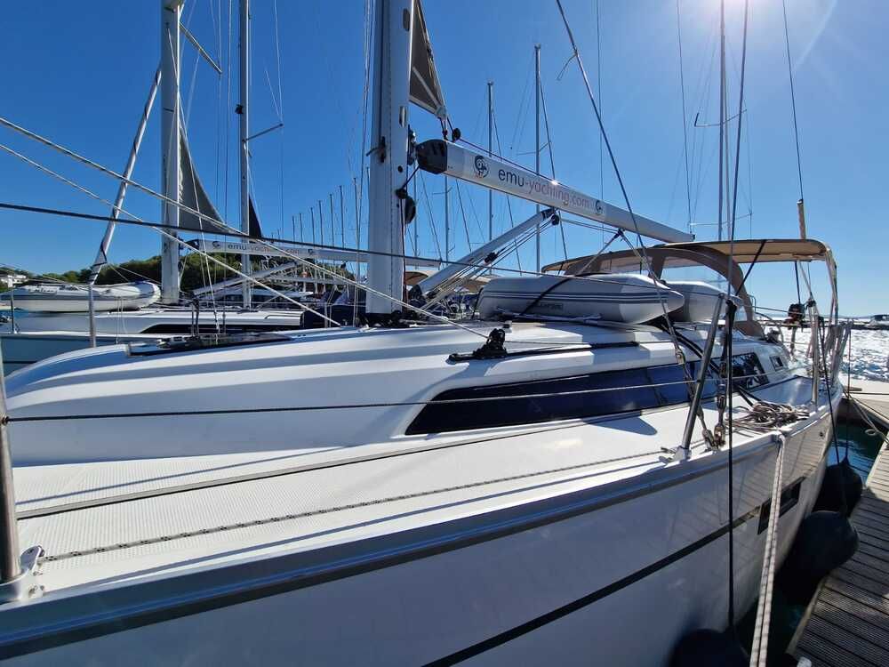 Bavaria Cruiser 37 | Astravi