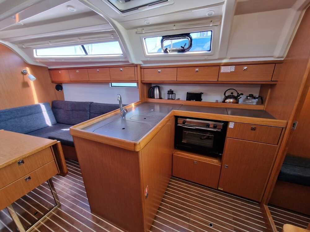 Bavaria Cruiser 37 | Astravi