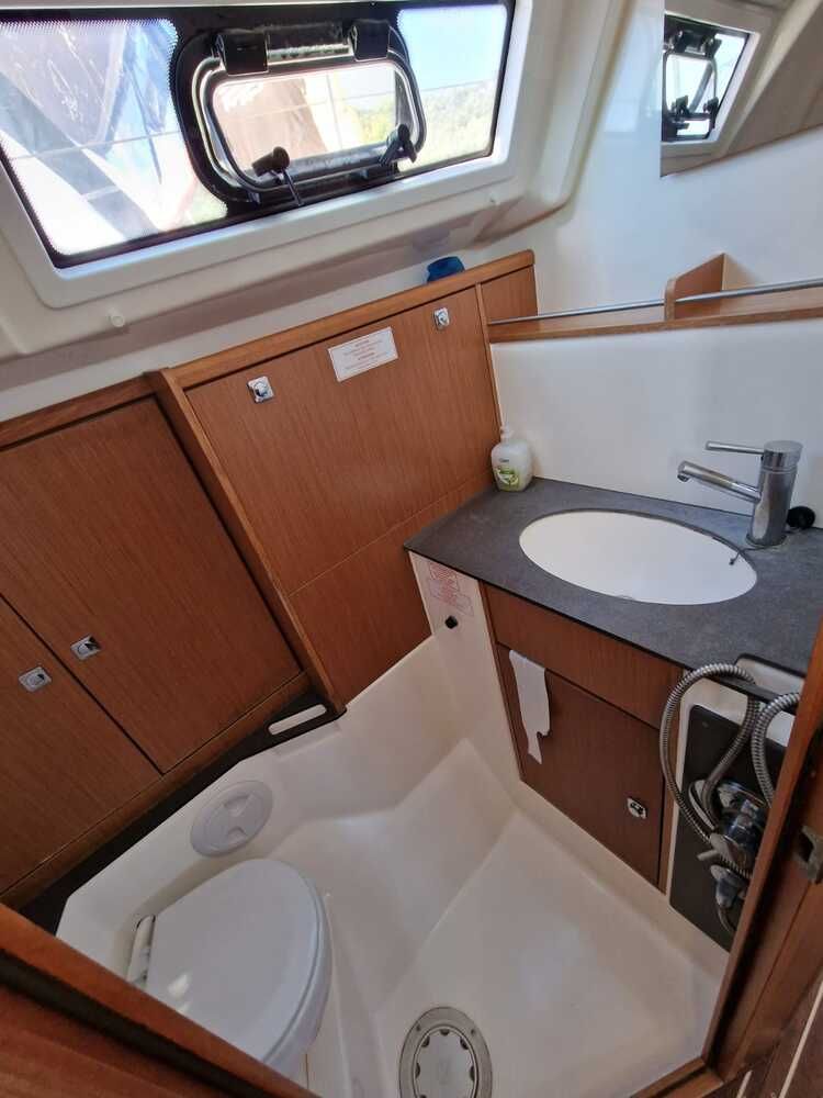 Bavaria Cruiser 37 | Astravi