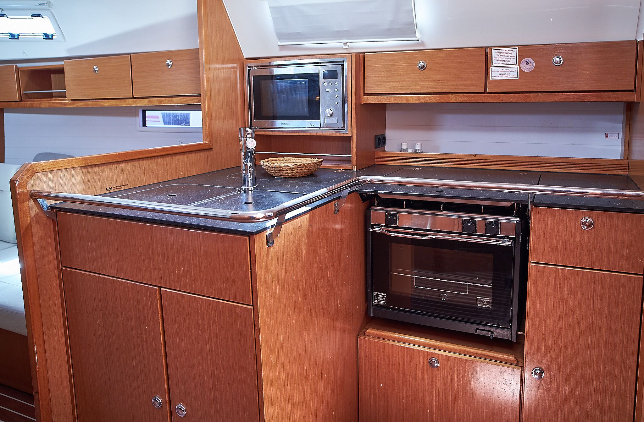 Bavaria Cruiser 36 | White Pearl