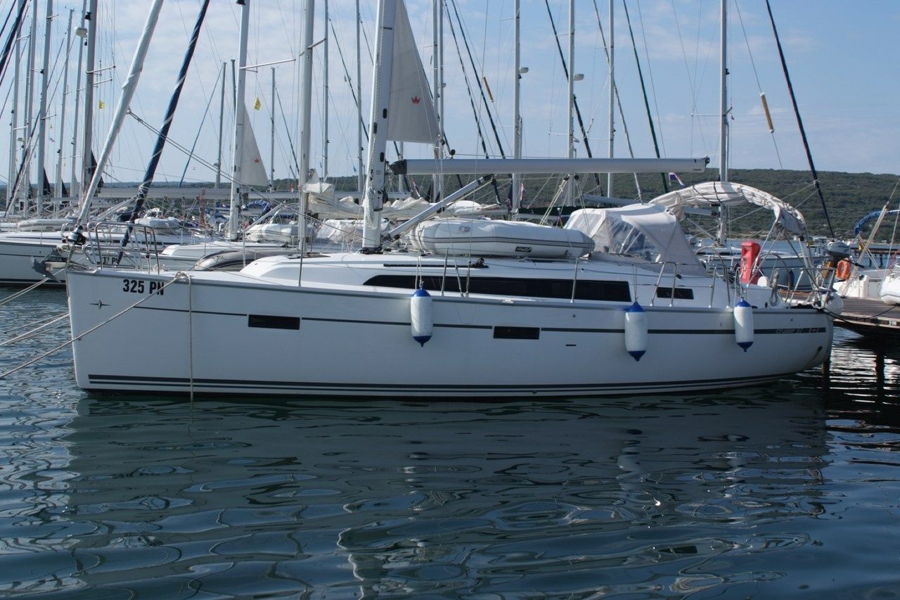 Bavaria Cruiser 37 | Dori