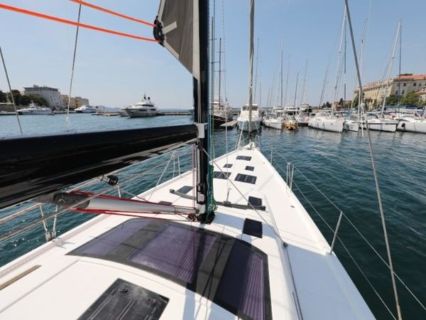 Dufour 560 | Captain Leo