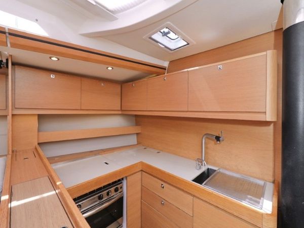 Dufour 560 | Captain Leo