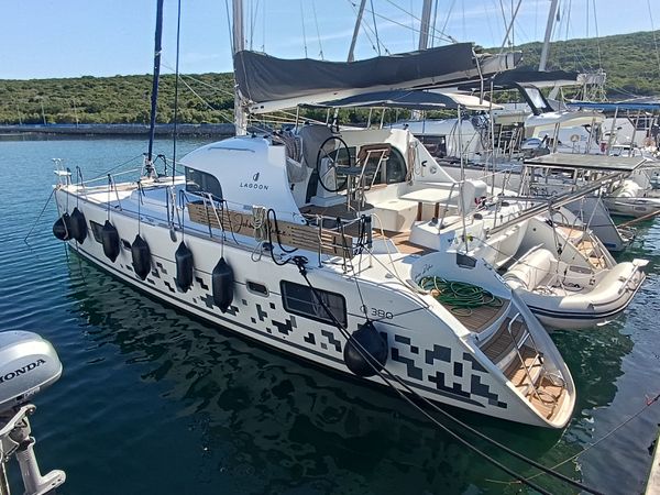 Lagoon 380 S2 | Relax