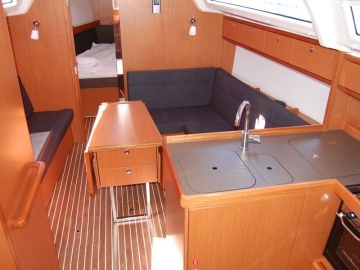 Bavaria Cruiser 37 | Fjaka