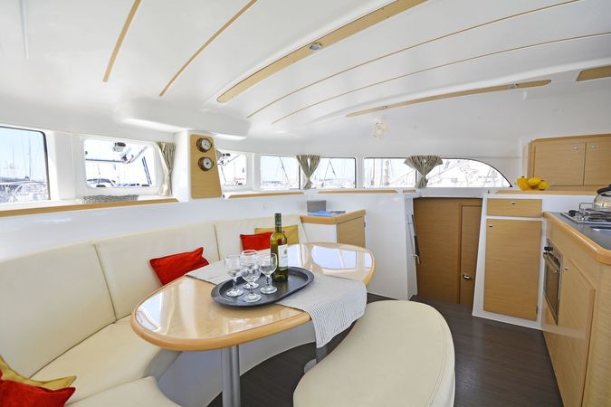 Lagoon 380 S2 | Erica