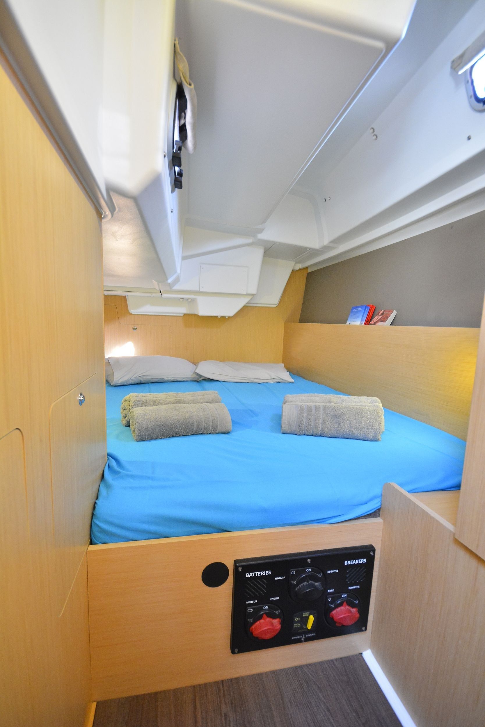 Beneteau Oceanis 35 | Hobbit