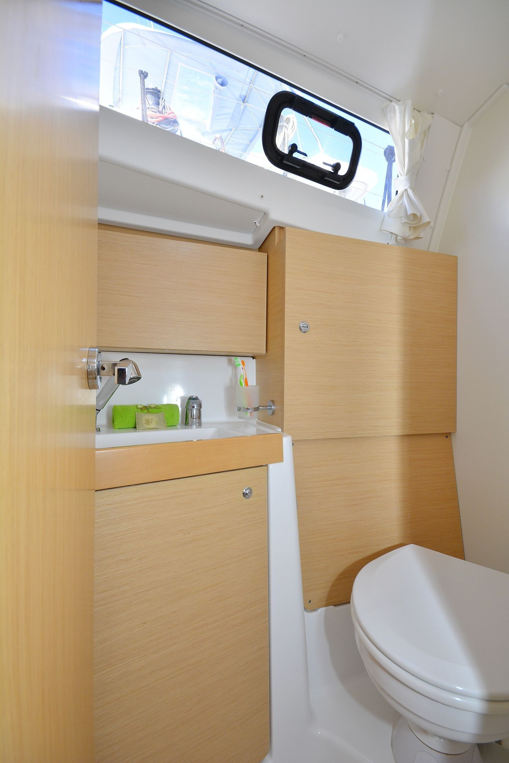 Beneteau Oceanis 35 | Hobbit