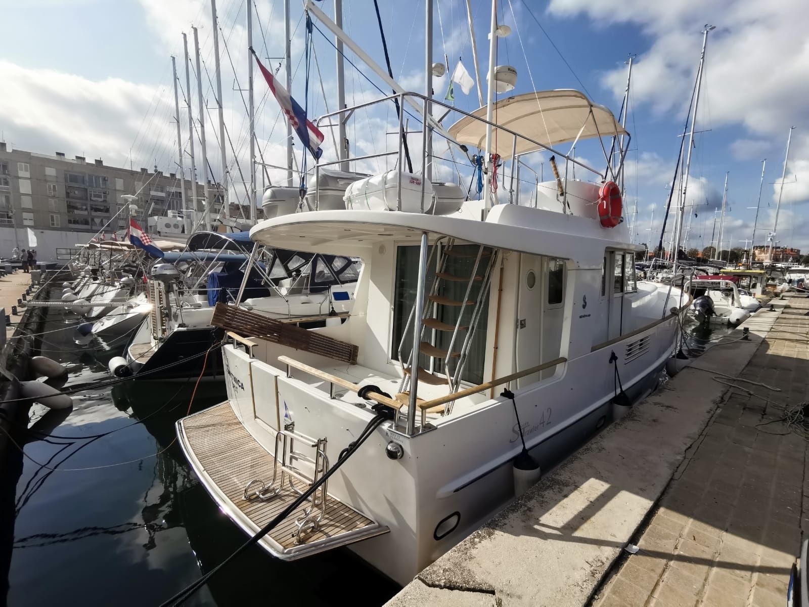 Beneteau Swift Trawler 42 | Skitnica