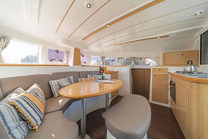 Lagoon 380 | Golf Charlie