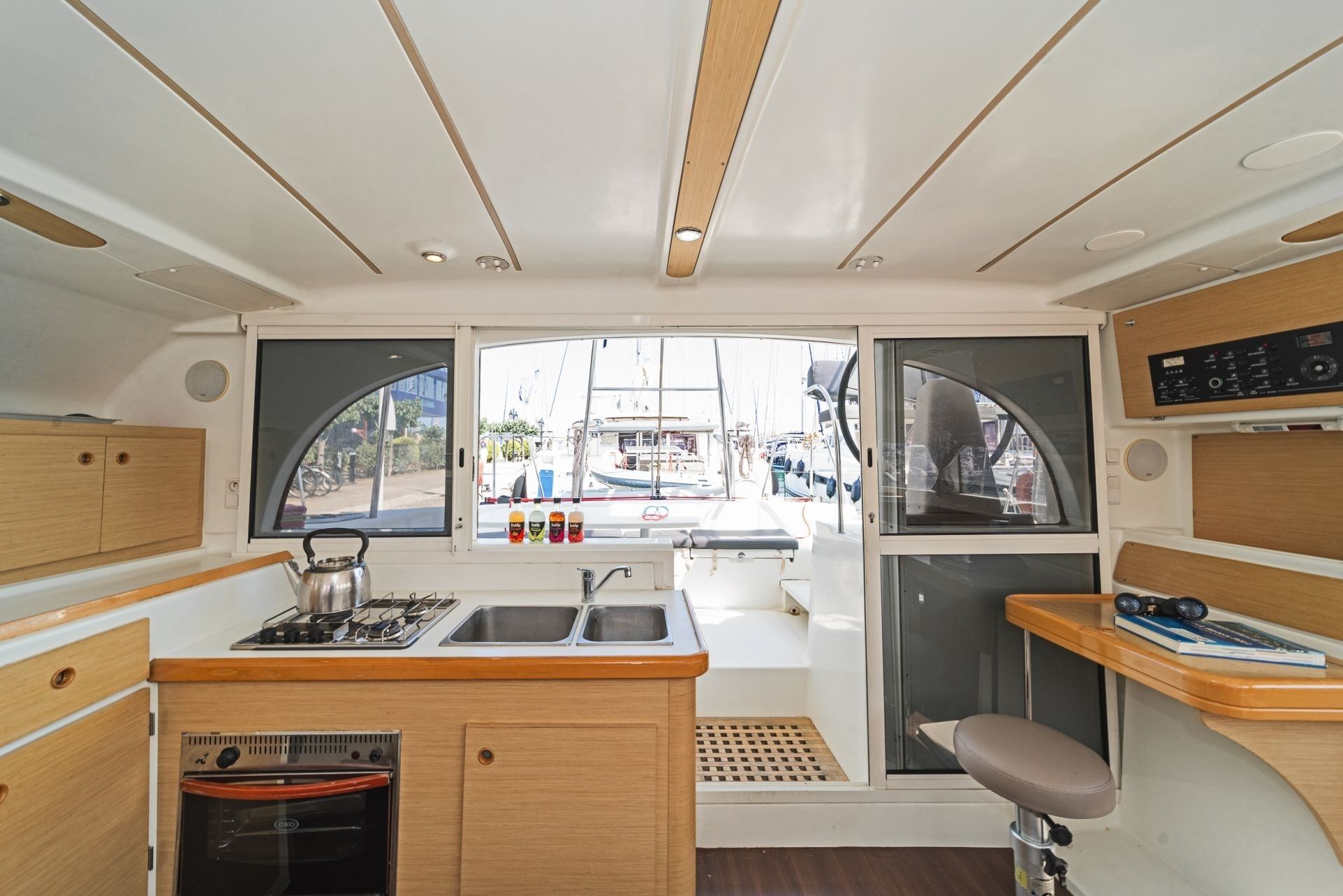 Lagoon 380 | Golf Charlie