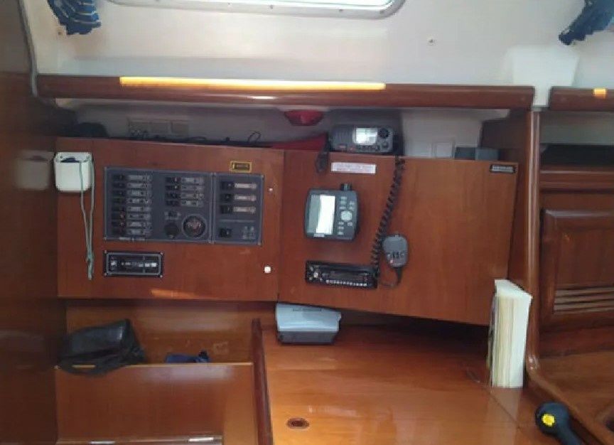 Beneteau Oceanis Clipper 393 | Hinitsa