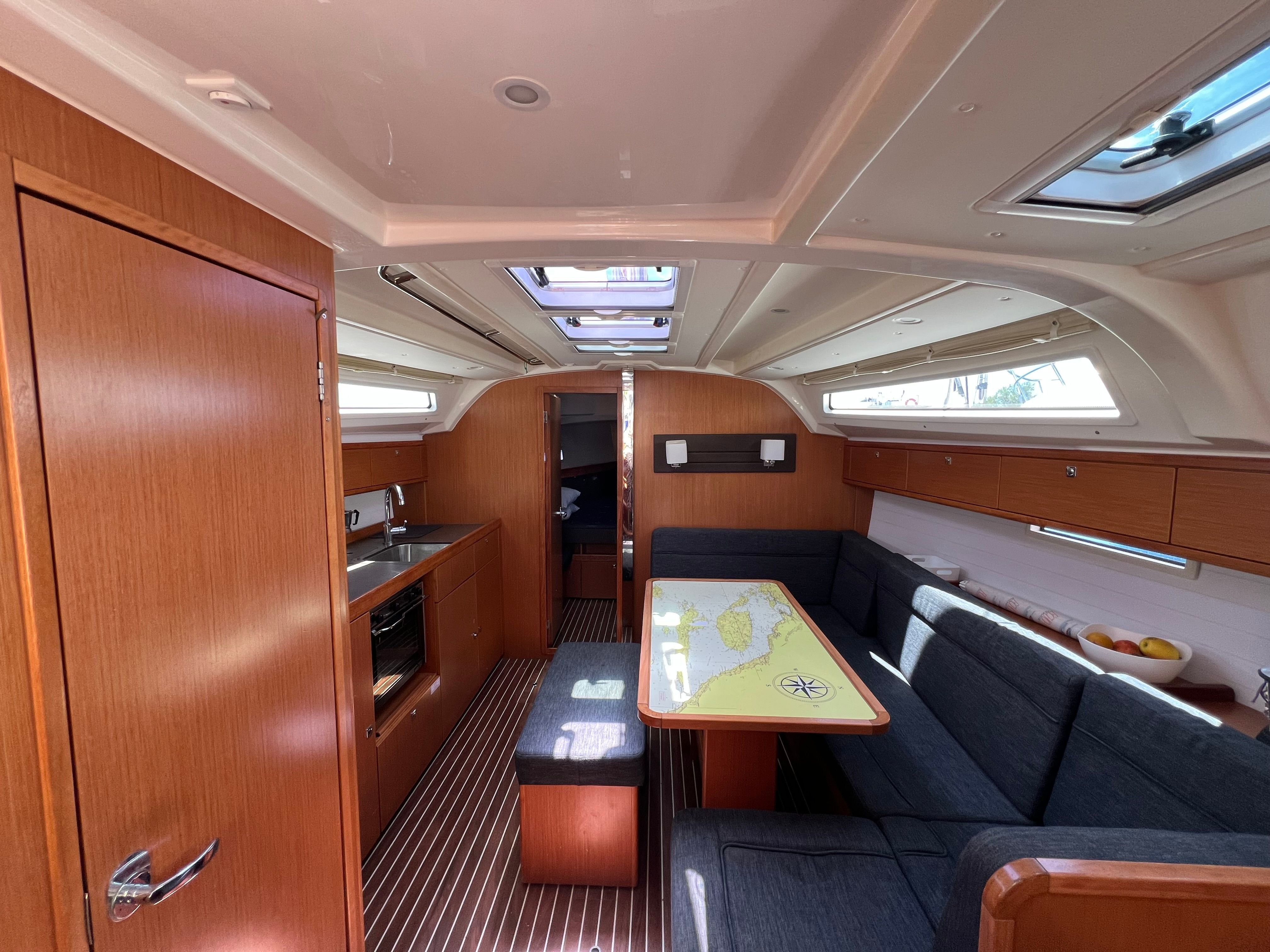 Bavaria Cruiser 41 | Lory