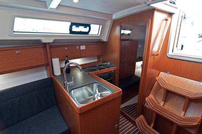 Bavaria Cruiser 34 | Adria Masa