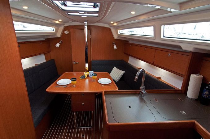 Bavaria Cruiser 34 | Adria Masa