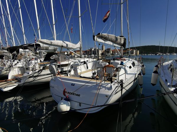 Bavaria Cruiser 41S | Blackstar
