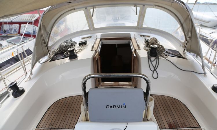 Bavaria Cruiser 36 | Leukothea