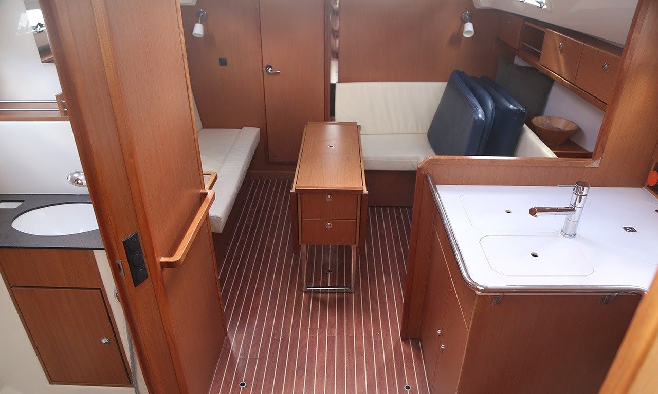 Bavaria Cruiser 36 | Leukothea