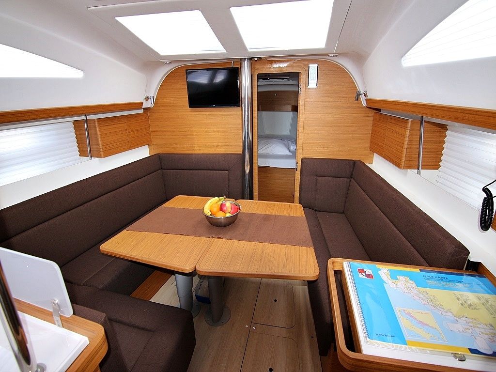 Elan 40 | Lyra