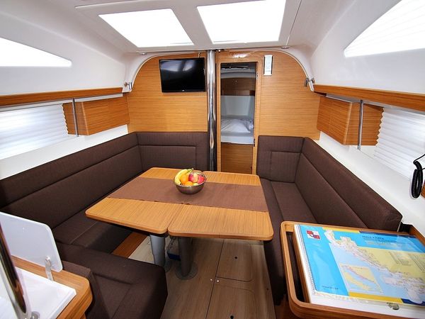 Elan 40 | Lyra