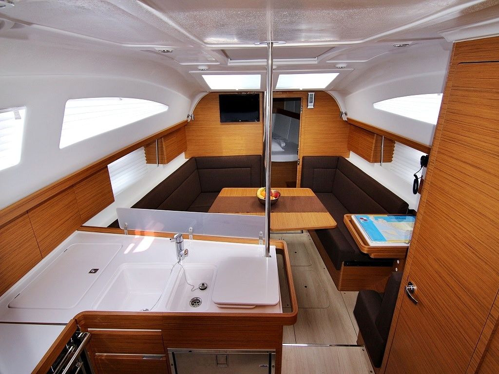 Elan 40 | Lyra