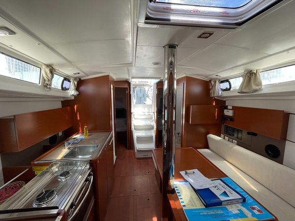 Beneteau Oceanis 38 | Aura