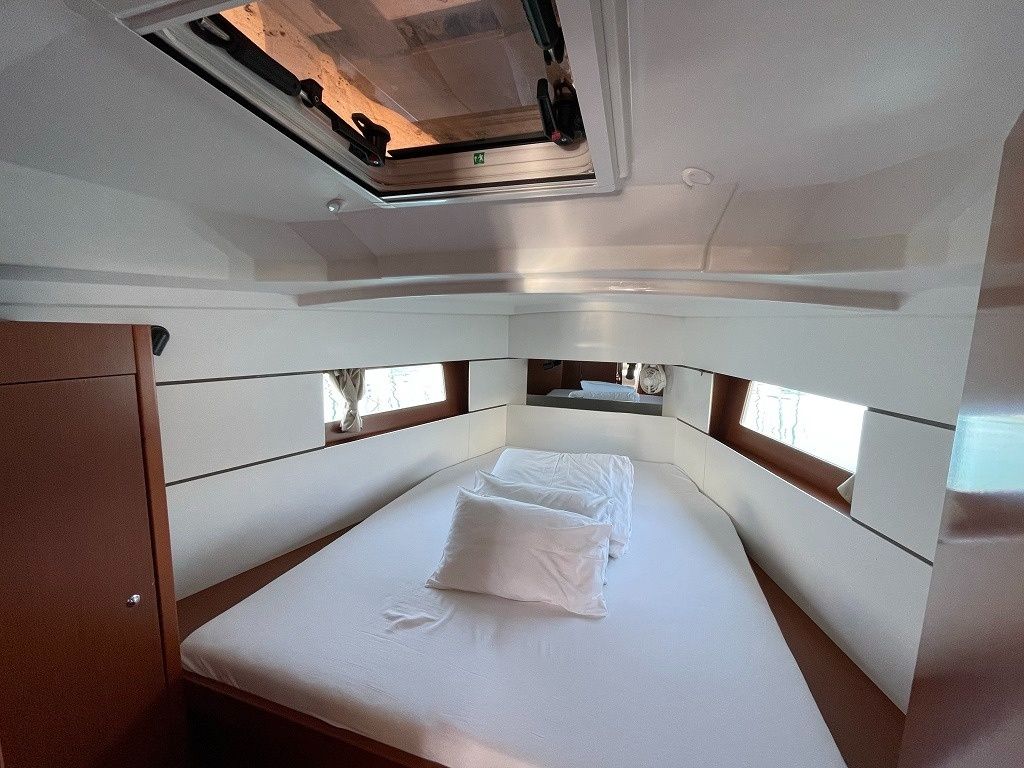 Beneteau Oceanis 38 | Aura