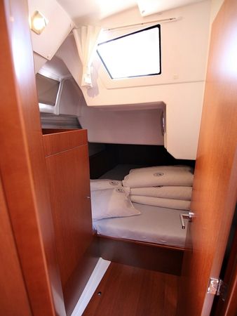Beneteau Oceanis 38 | Aura