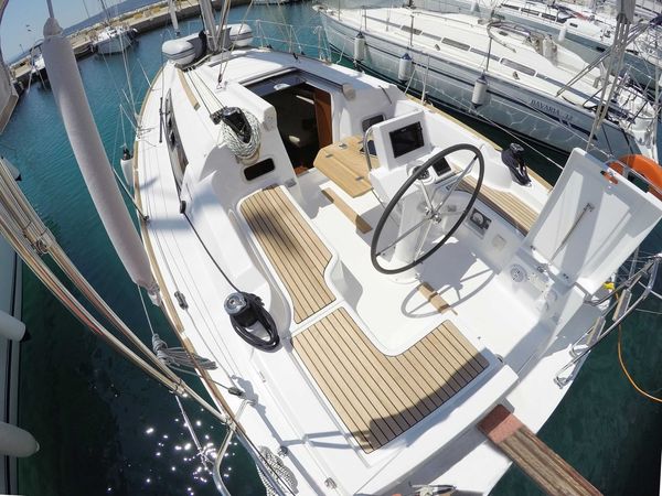 Beneteau Oceanis 31 | Honey