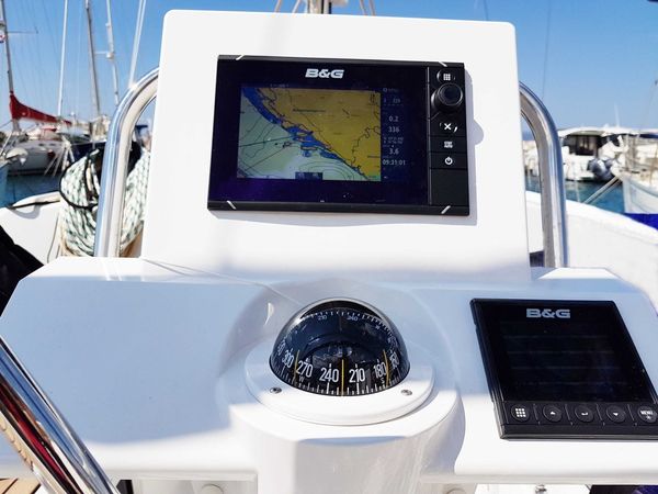 Beneteau Oceanis 31 | Honey