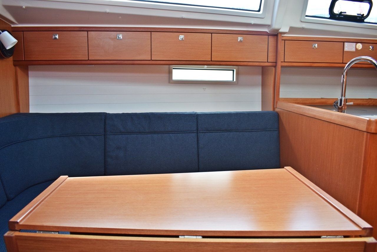 Bavaria Cruiser 37 | Zaklopatica