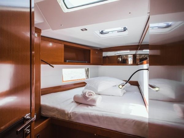 Beneteau Oceanis 55 | Esther