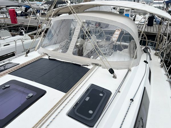 Bavaria Cruiser 37 | Jugo