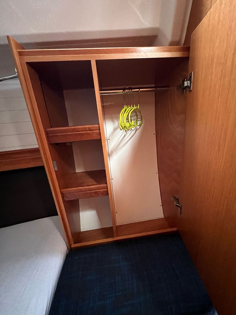 Bavaria Cruiser 37 | Jugo