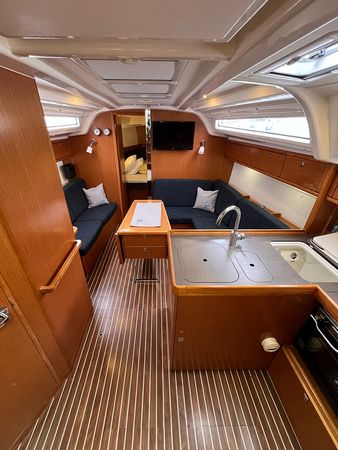 Bavaria Cruiser 37 | Jugo