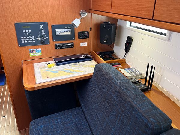 Bavaria Cruiser 37 | Jugo