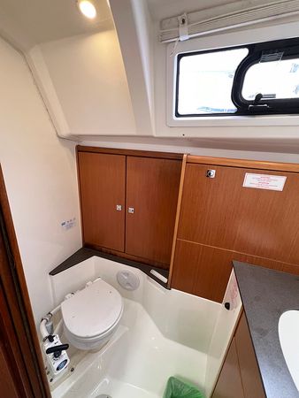 Bavaria Cruiser 37 | Jugo